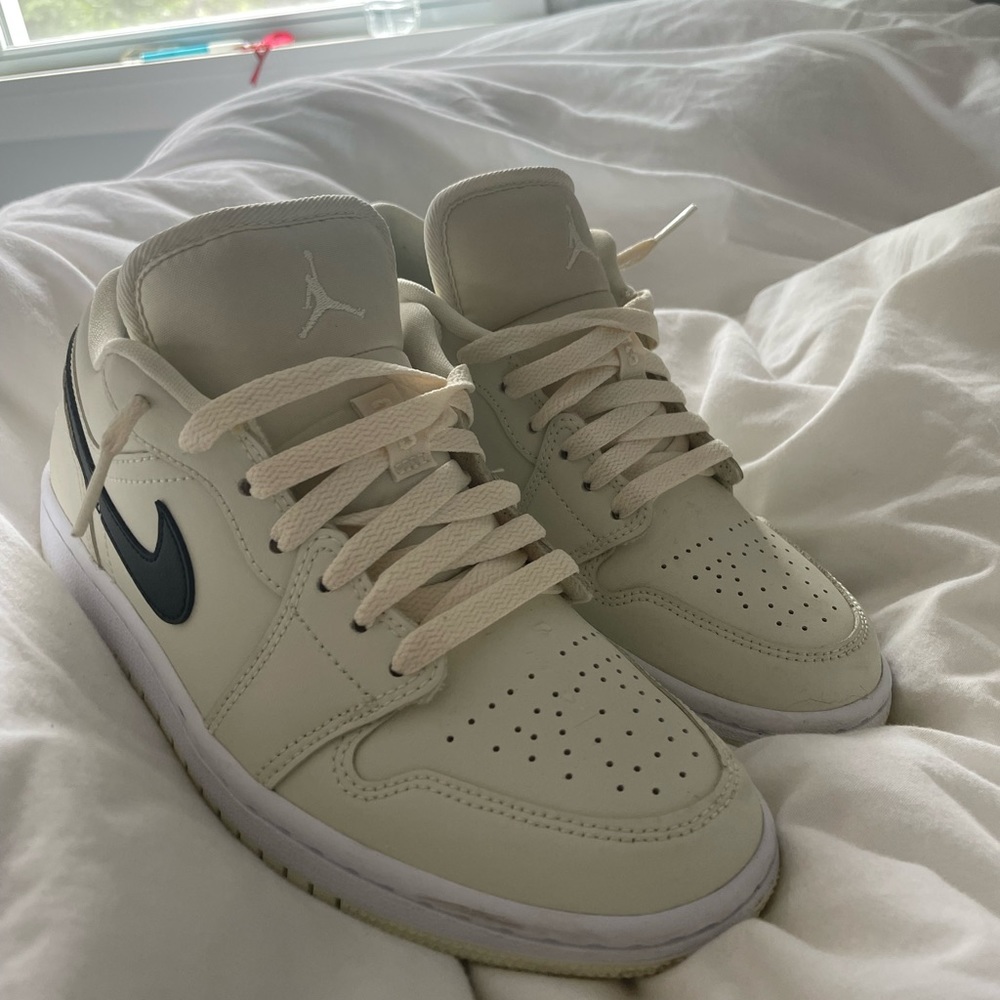 Woman’s size 7 Air Jordan 1 Low